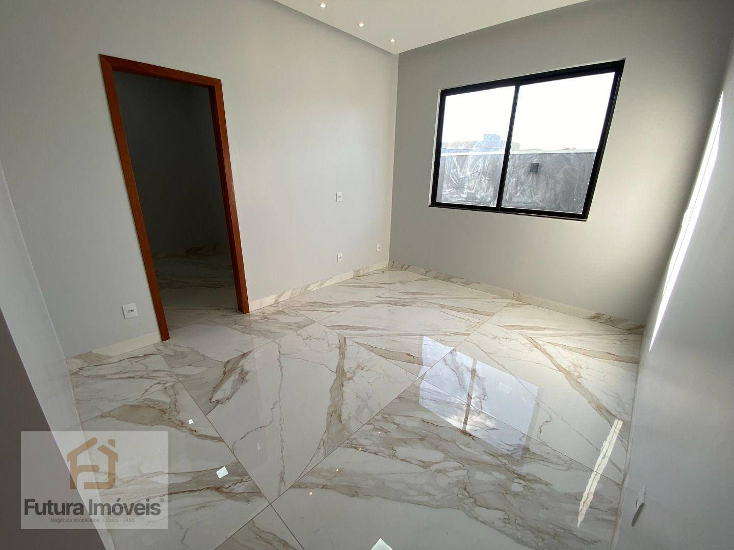 Casa à venda com 4 quartos, 209m² - Foto 14