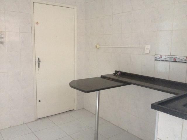 Apartamento à venda com 2 quartos, 70m² - Foto 1