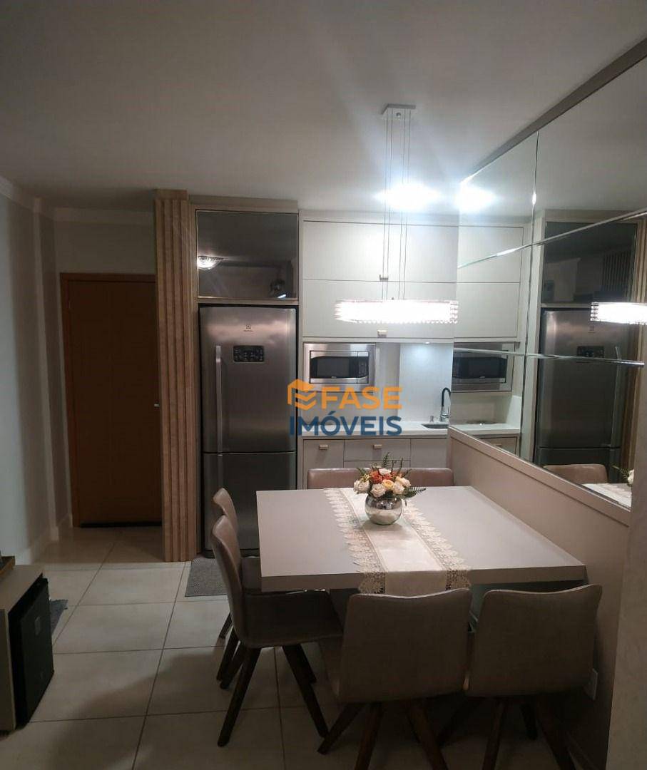 Apartamento à venda com 2 quartos, 66m² - Foto 1