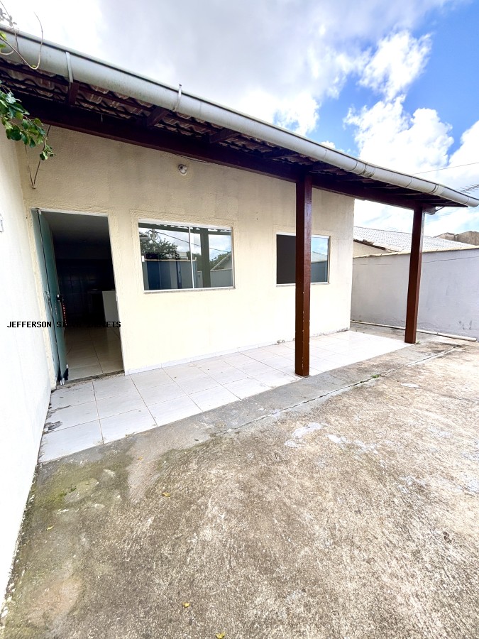 Casa à venda com 2 quartos, 56m² - Foto 1