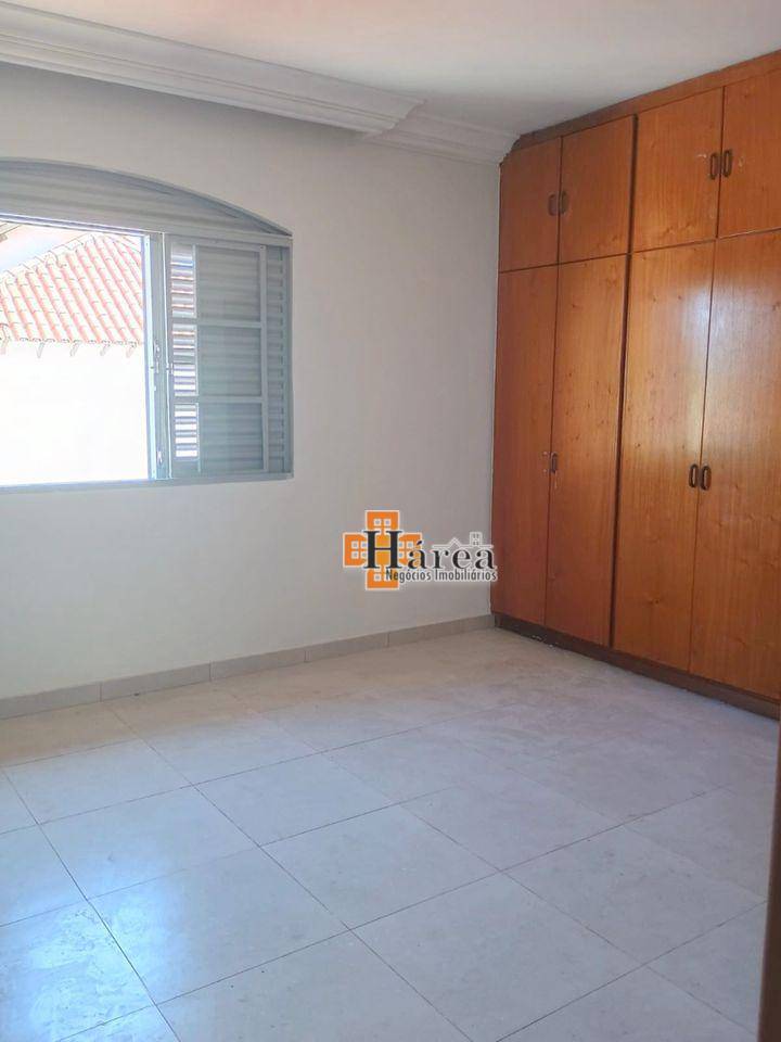 Casa para alugar com 3 quartos, 325m² - Foto 23