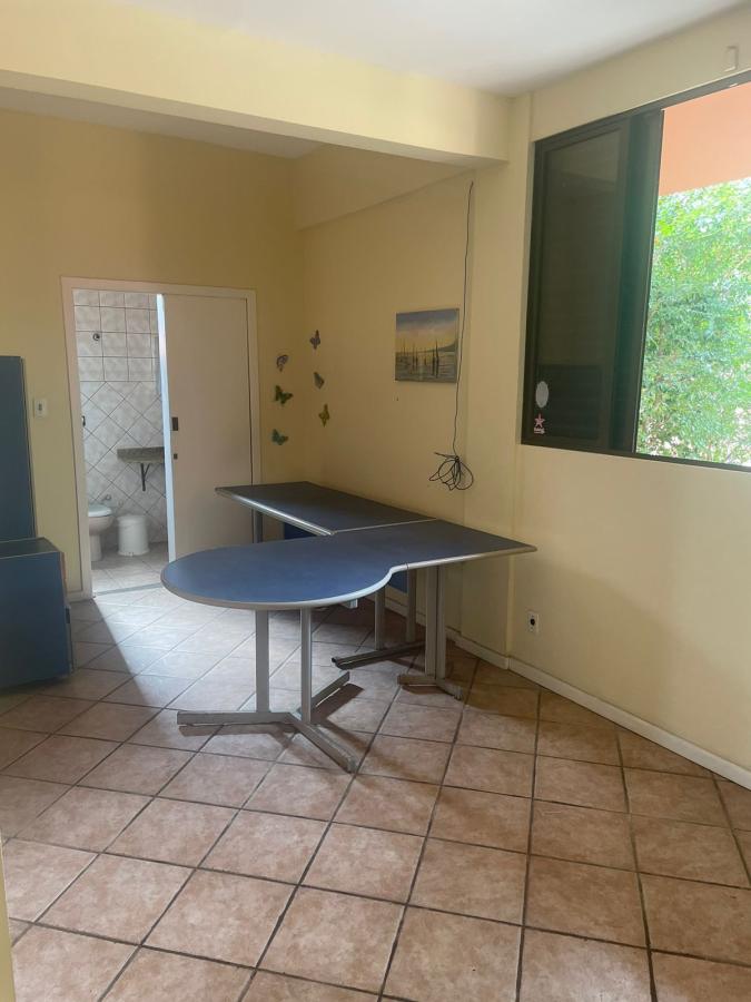 Casa de Condomínio para alugar com 4 quartos, 450m² - Foto 14