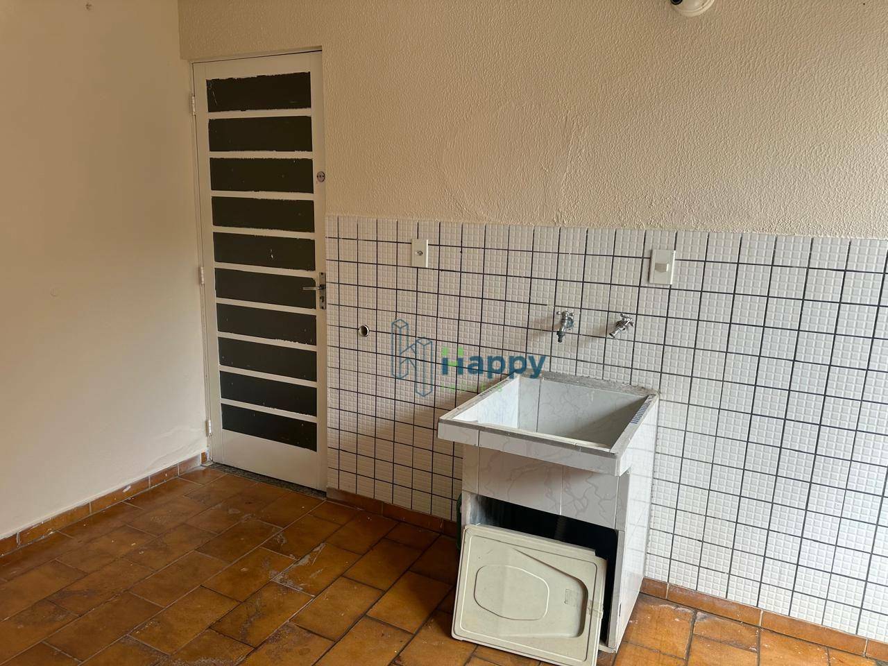 Casa para alugar com 2 quartos, 150m² - Foto 9