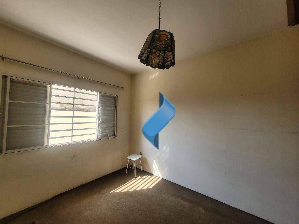 Casa à venda e aluguel com 3 quartos, 245m² - Foto 7