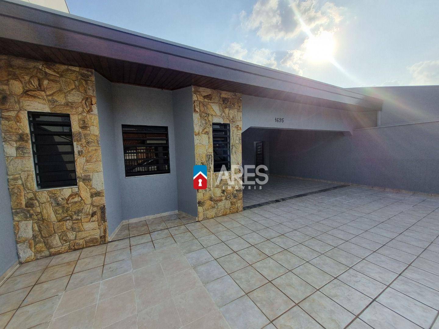 Casa para alugar com 3 quartos, 190m² - Foto 3