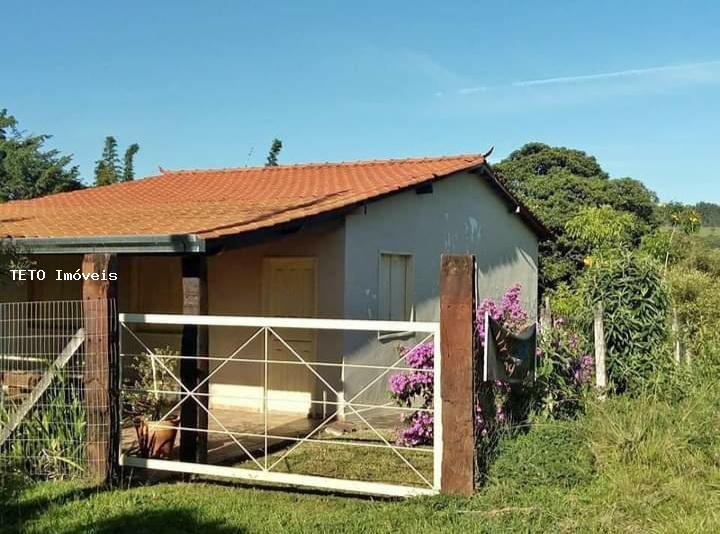 Chácara à venda com 3 quartos, 300m² - Foto 1