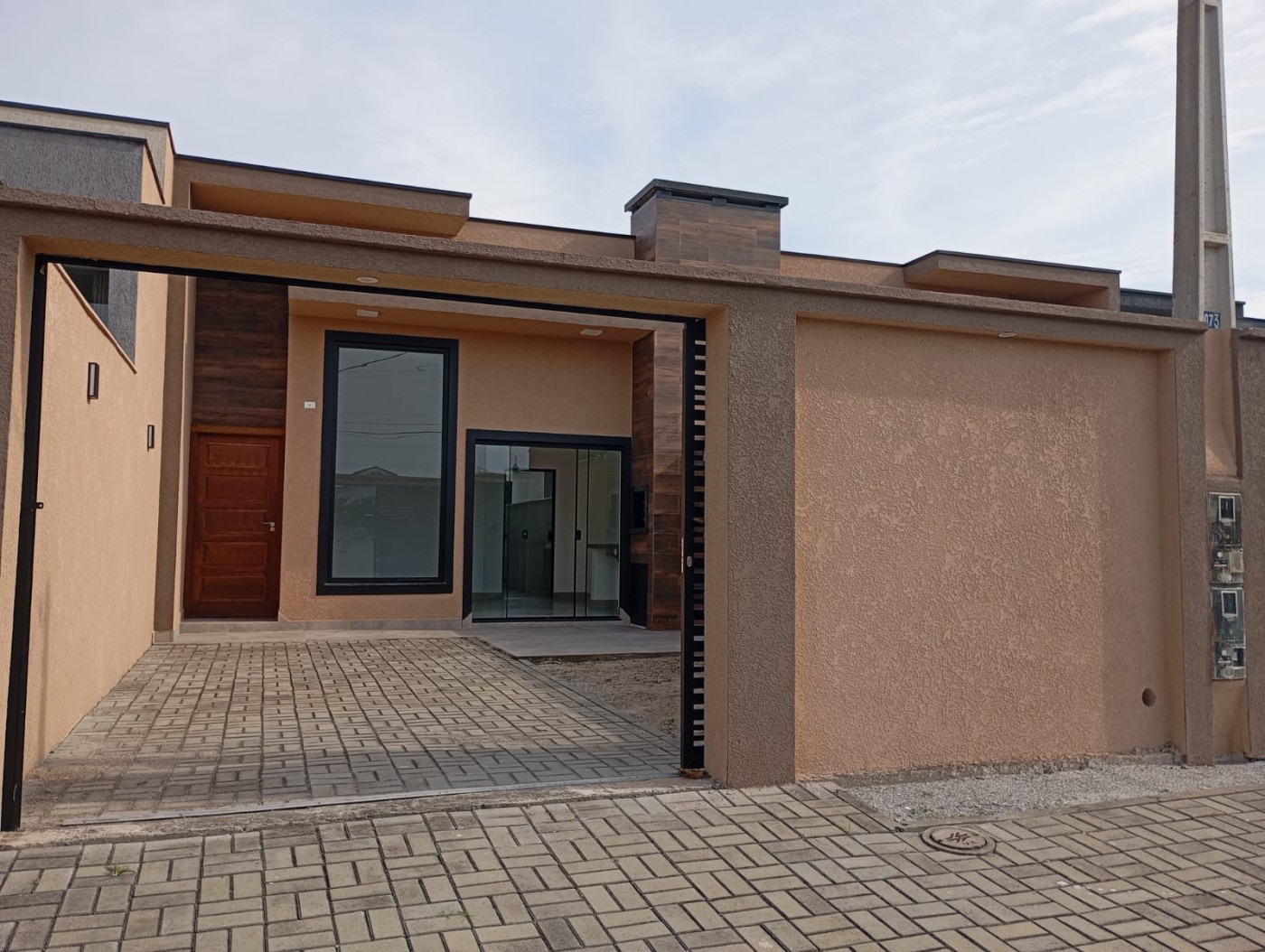Casa à venda com 3 quartos, 80m² - Foto 1