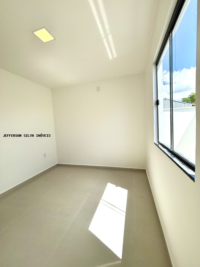 Casa à venda com 3 quartos, 82m² - Foto 11