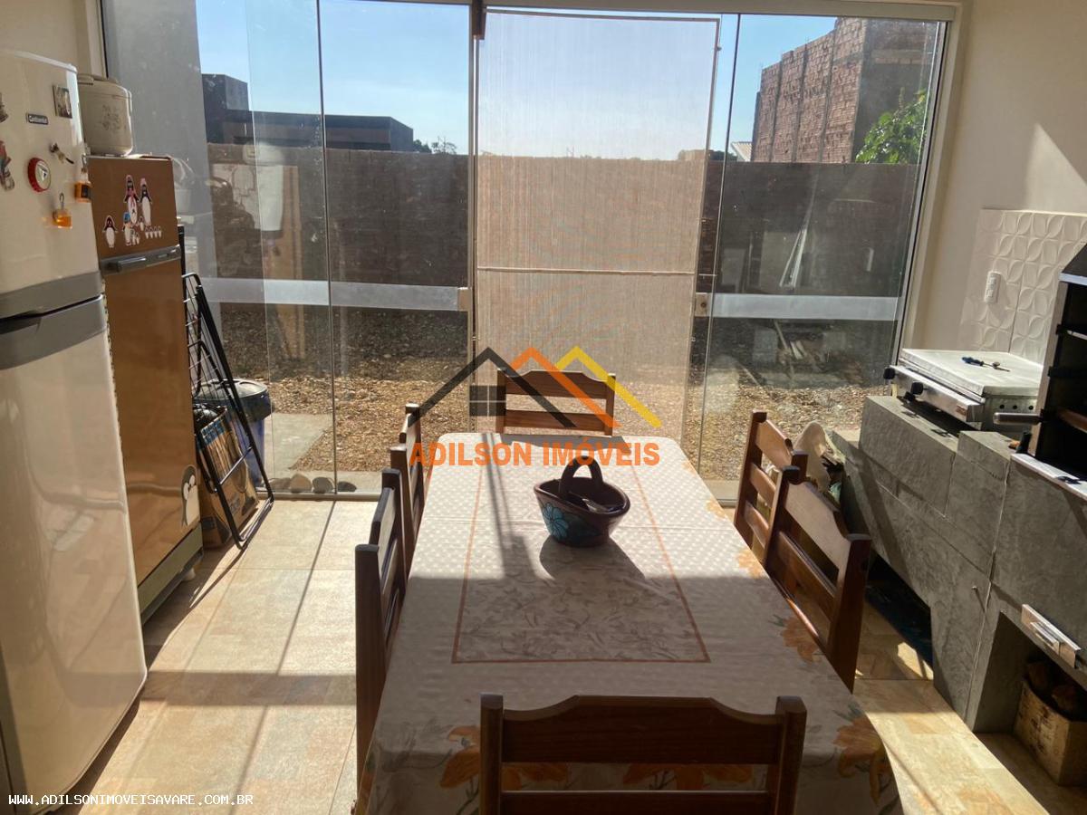Casa à venda com 3 quartos, 110m² - Foto 2