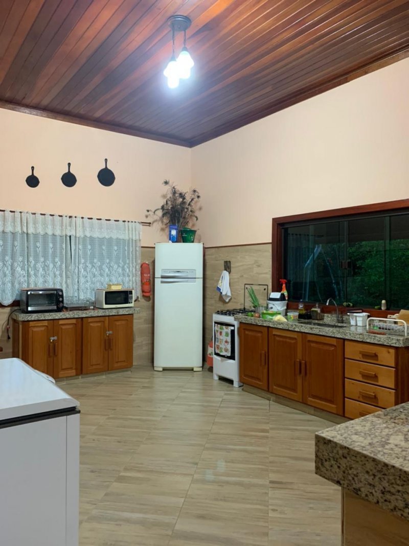 Sítio à venda com 4 quartos, 200m² - Foto 37