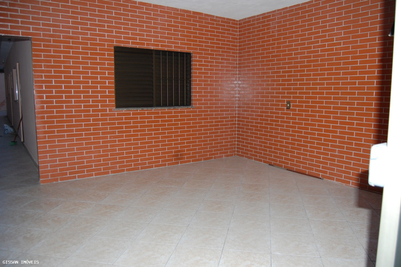 Casa à venda com 2 quartos, 125m² - Foto 2