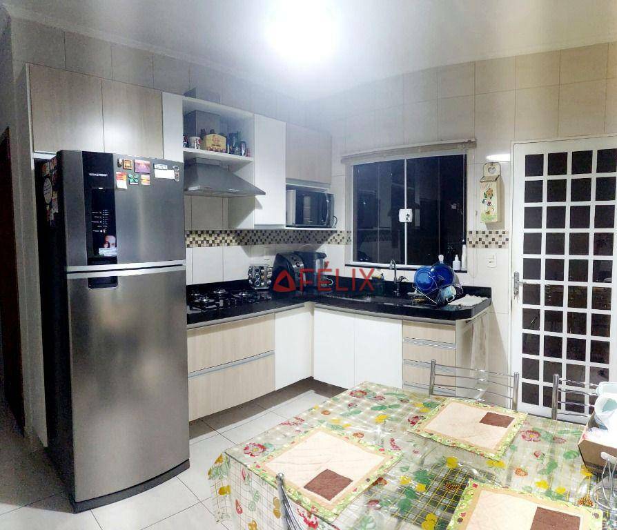 Casa à venda com 2 quartos, 96m² - Foto 4
