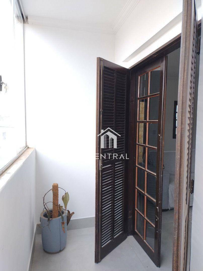 Sobrado à venda com 3 quartos, 238m² - Foto 12