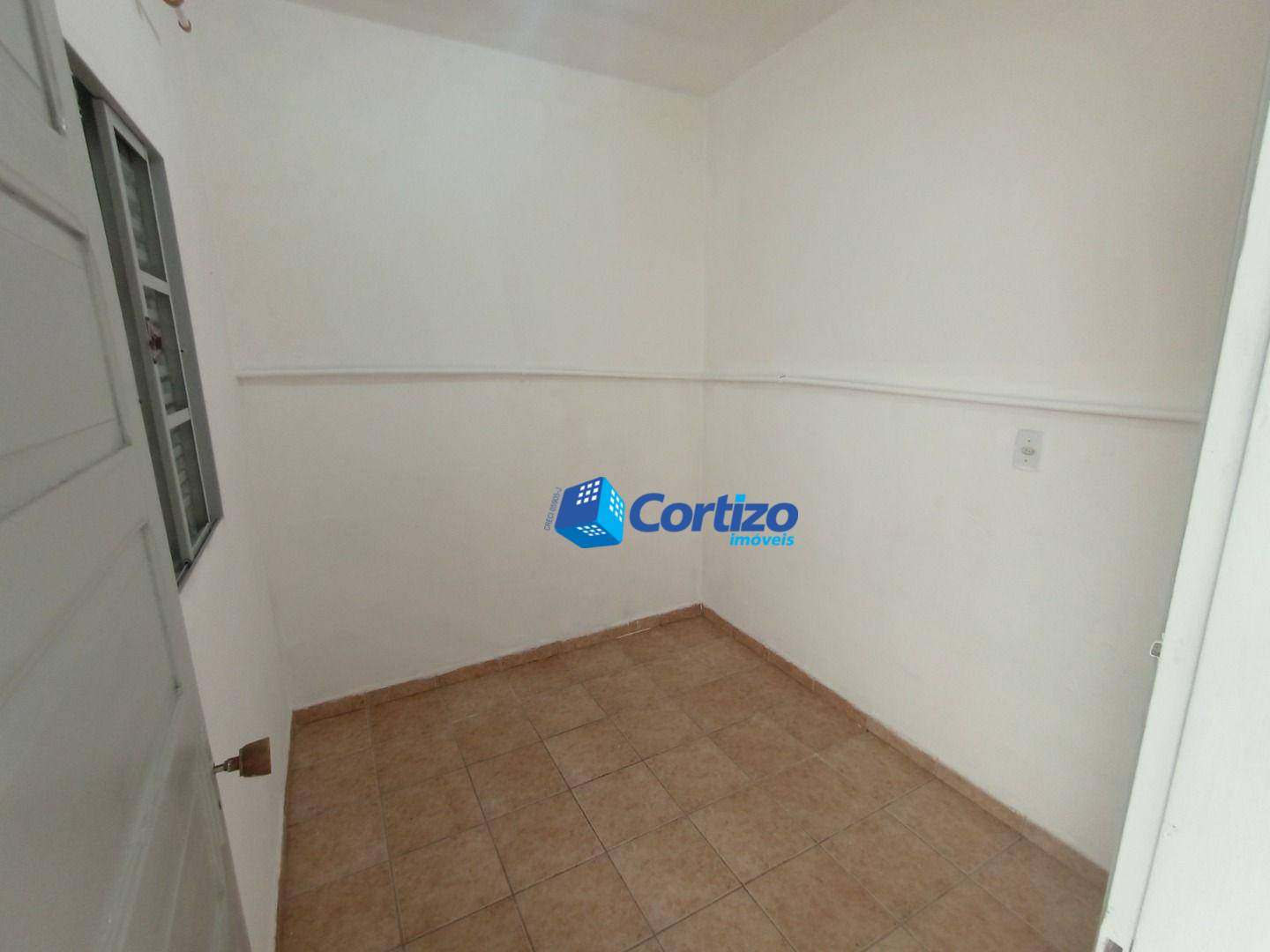 Casa para alugar com 2 quartos, 100m² - Foto 8