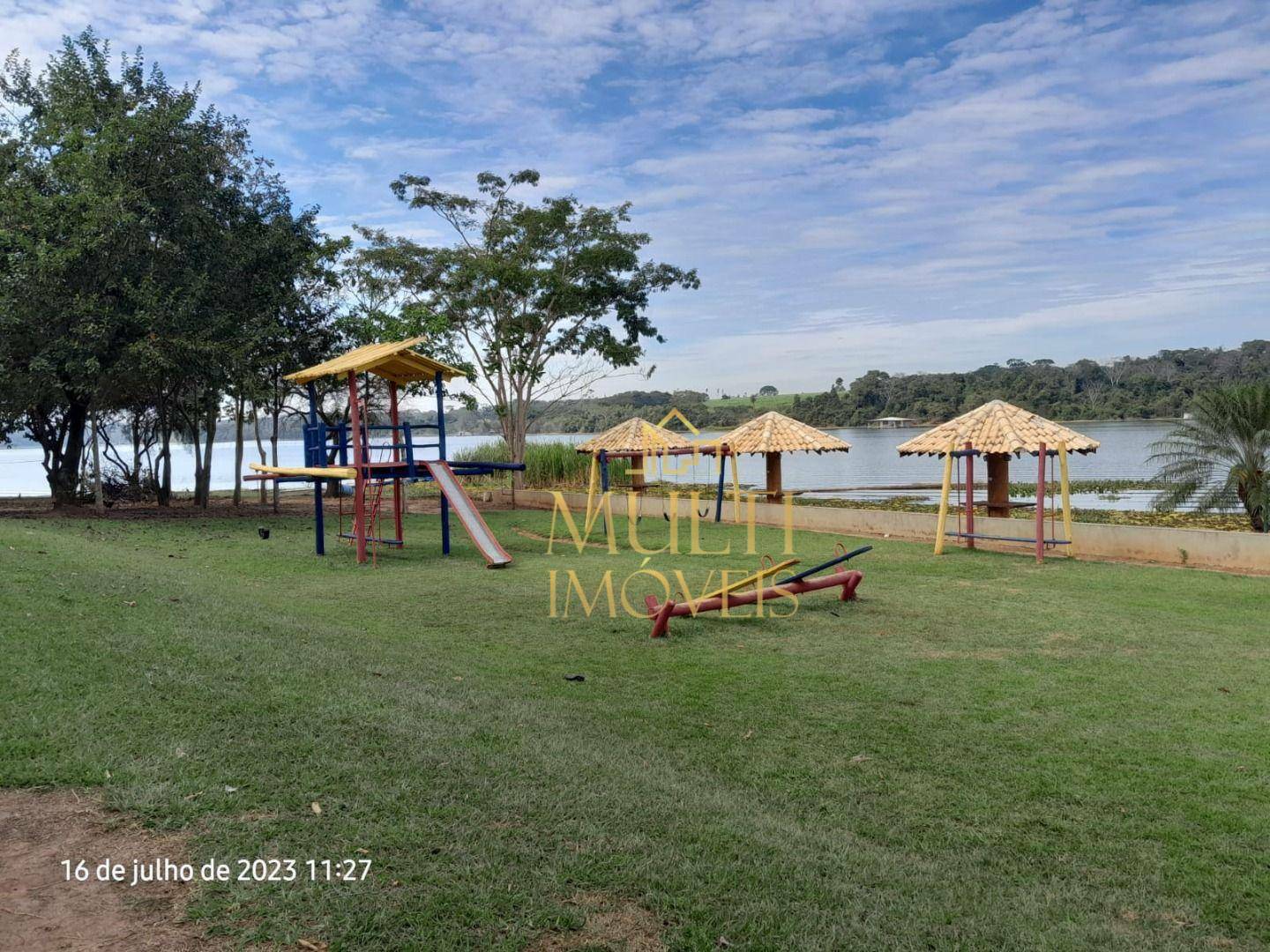 Chácara à venda com 3 quartos, 242m² - Foto 10