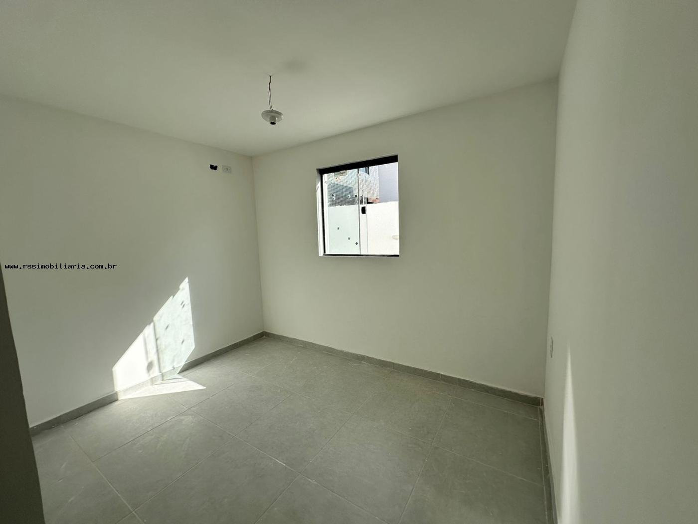 Casa à venda com 2 quartos, 56m² - Foto 2