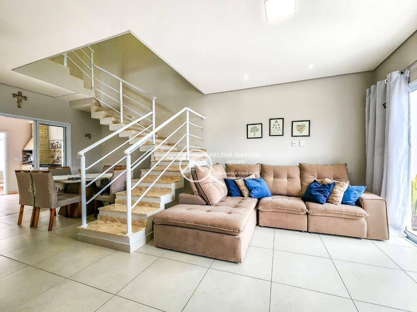 Sobrado à venda com 3 quartos, 180m² - Foto 1