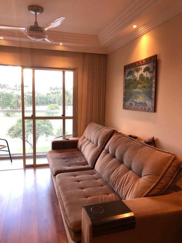 Apartamento à venda com 3 quartos, 90m² - Foto 1
