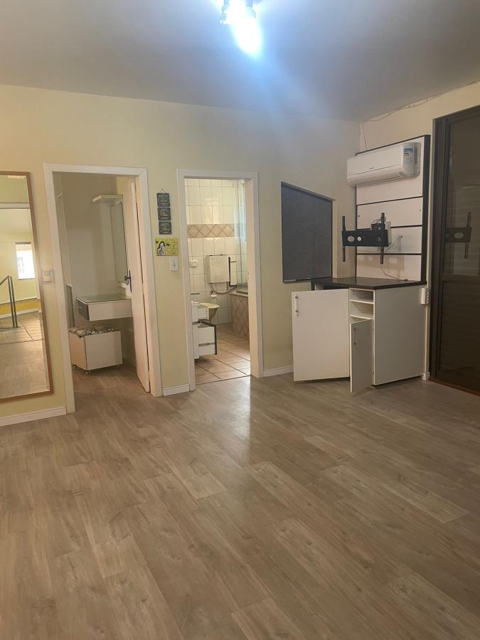 Casa de Condomínio para alugar com 4 quartos, 450m² - Foto 3