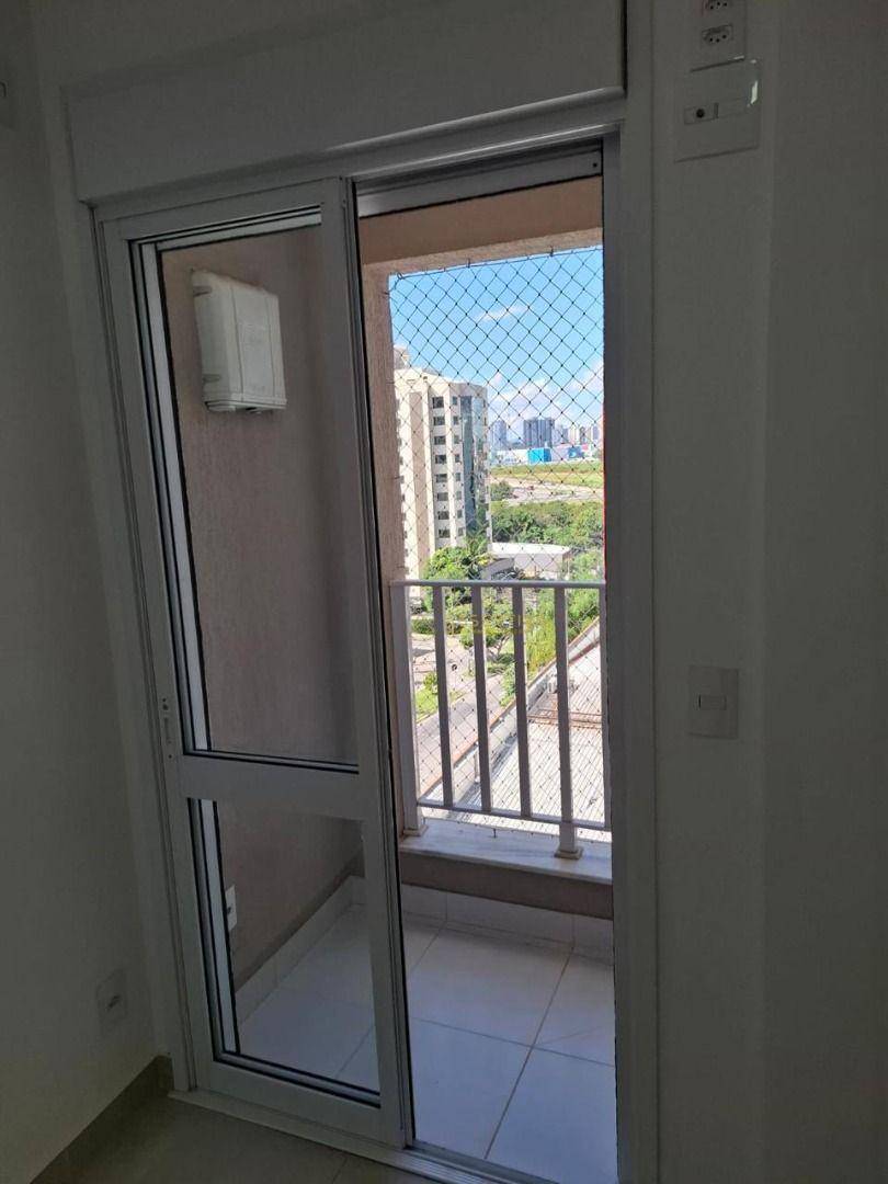 Apartamento para alugar com 2 quartos, 98m² - Foto 23