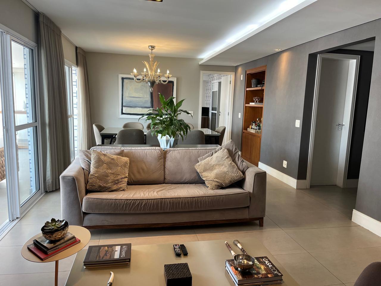Apartamento à venda com 3 quartos, 1670m² - Foto 2