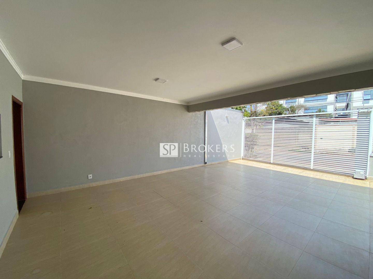Casa para alugar com 4 quartos, 300m² - Foto 3