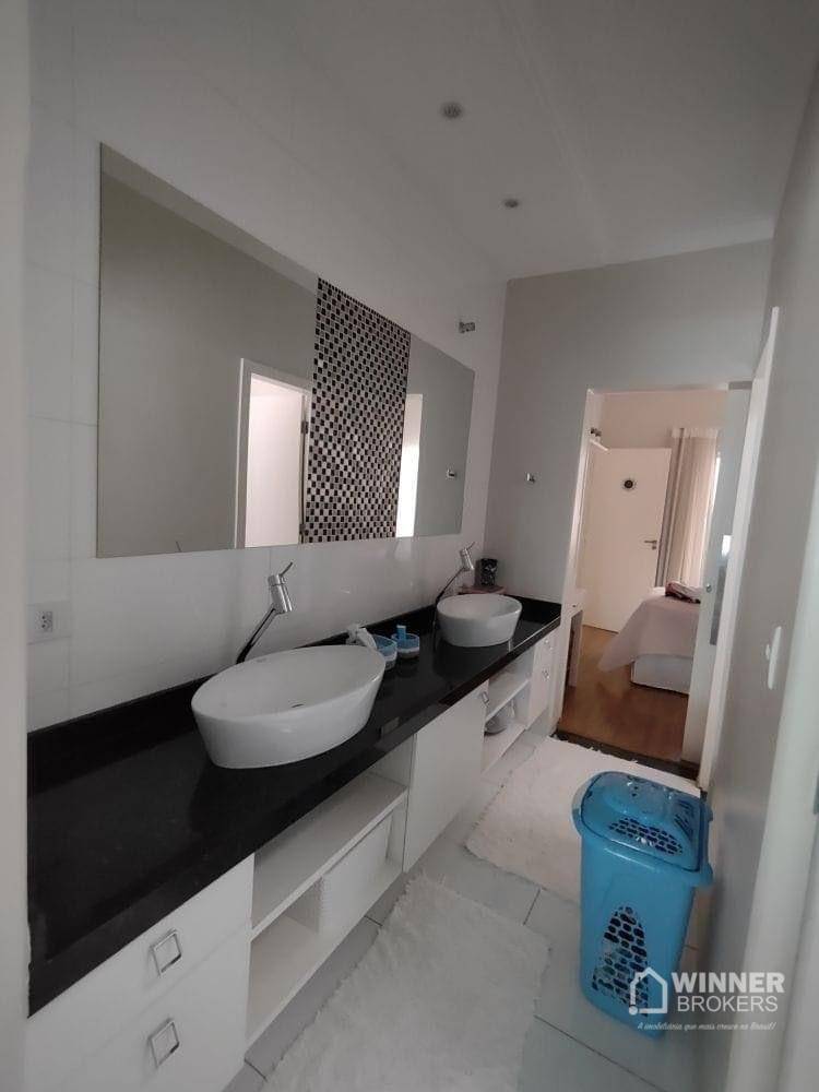 Casa à venda com 3 quartos, 210m² - Foto 5
