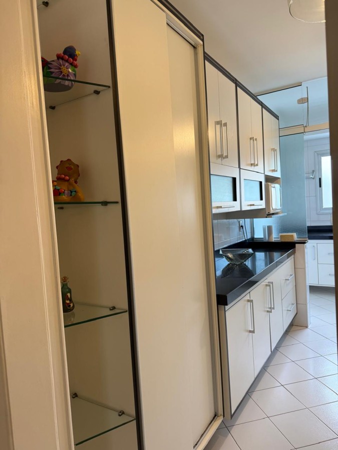 Apartamento à venda com 3 quartos, 110m² - Foto 17