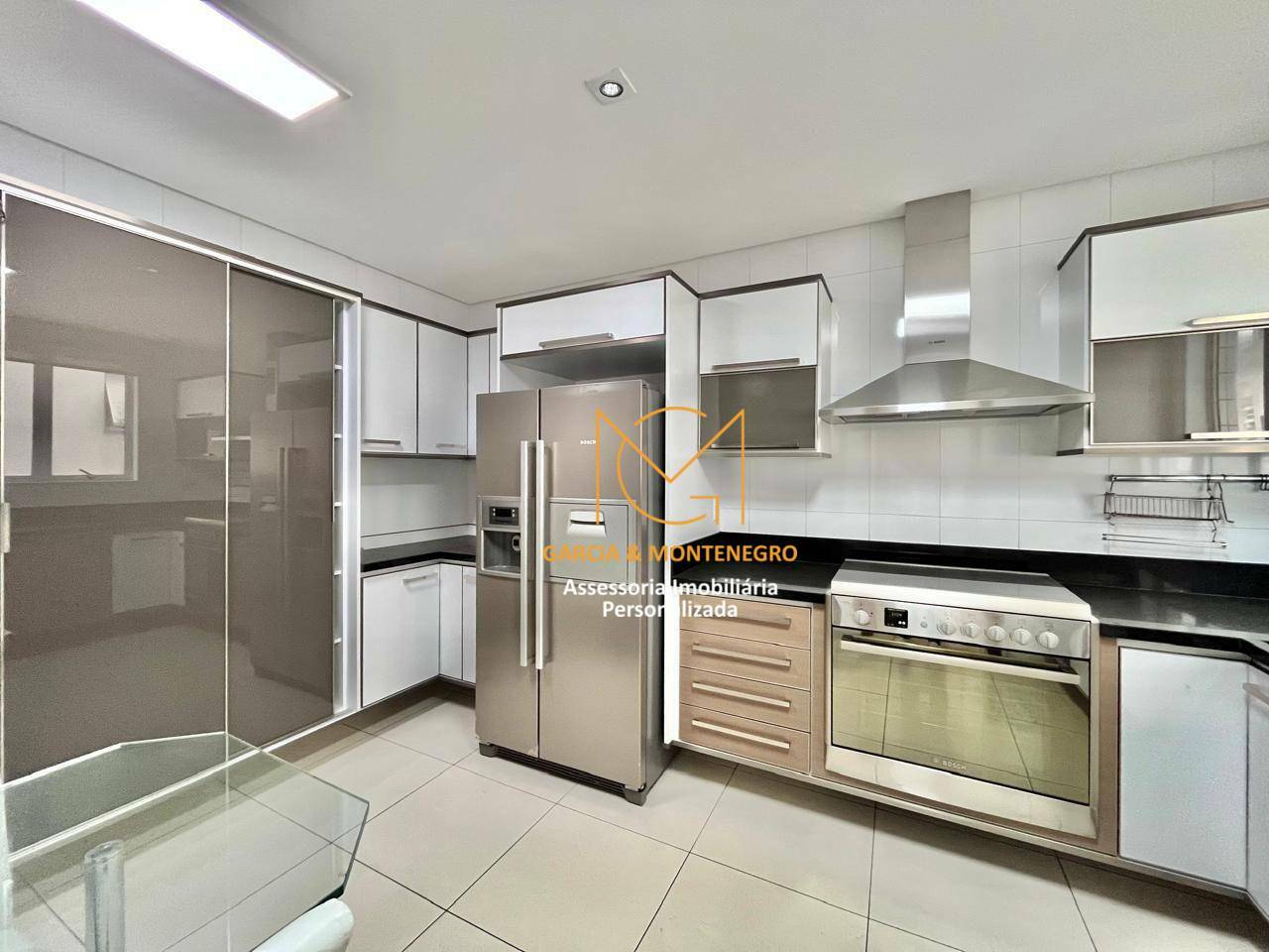 Apartamento para alugar com 3 quartos, 232m² - Foto 24