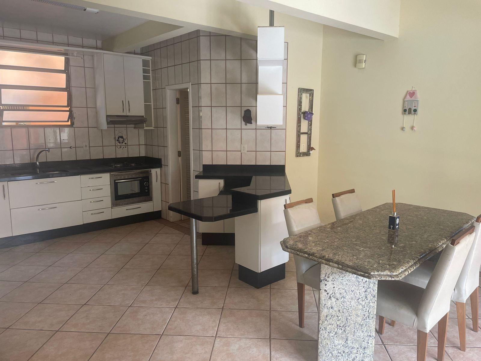 Casa de Condomínio para alugar com 4 quartos, 450m² - Foto 12