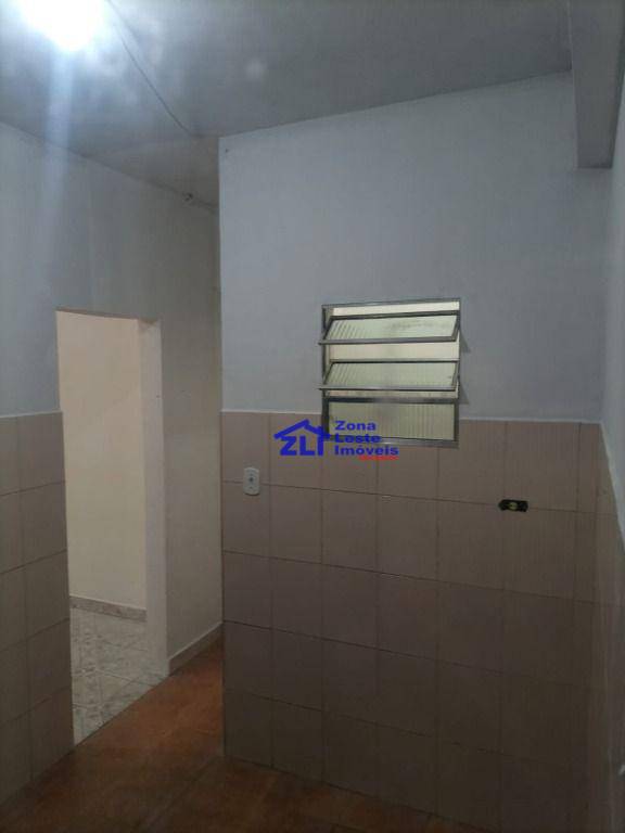 Casa para alugar com 1 quarto, 35m² - Foto 8