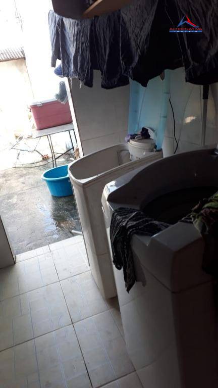 Casa à venda com 4 quartos, 300m² - Foto 23