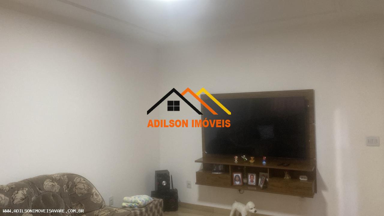 Casa à venda com 3 quartos, 220m² - Foto 4