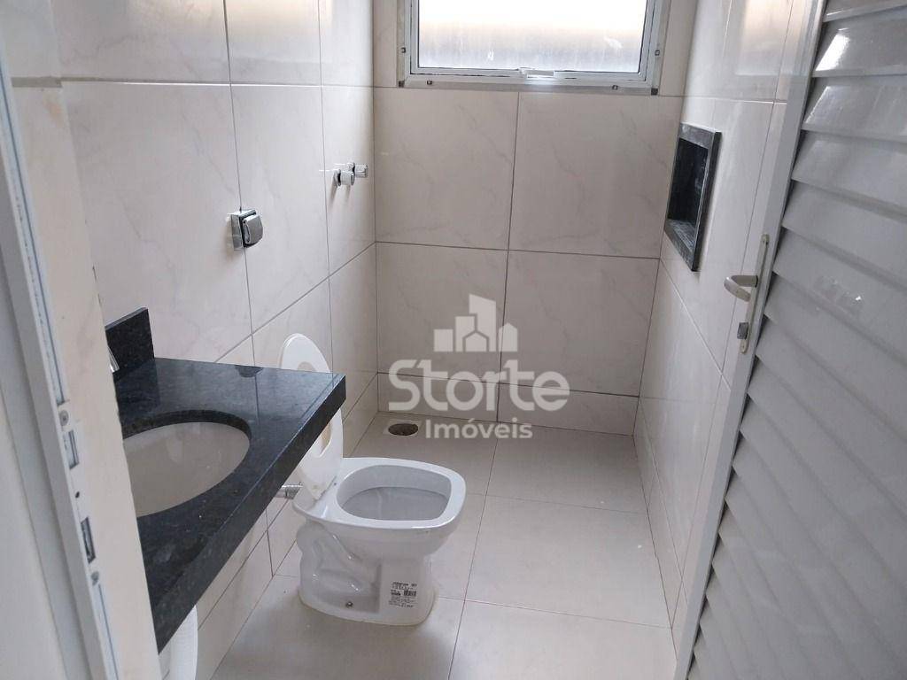 Casa para alugar com 2 quartos, 140m² - Foto 8
