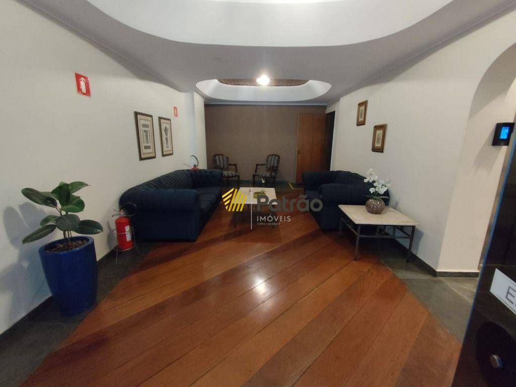 Apartamento para alugar com 3 quartos, 140m² - Foto 22