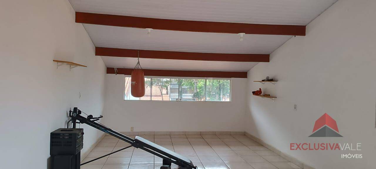 Casa à venda com 3 quartos, 310m² - Foto 17