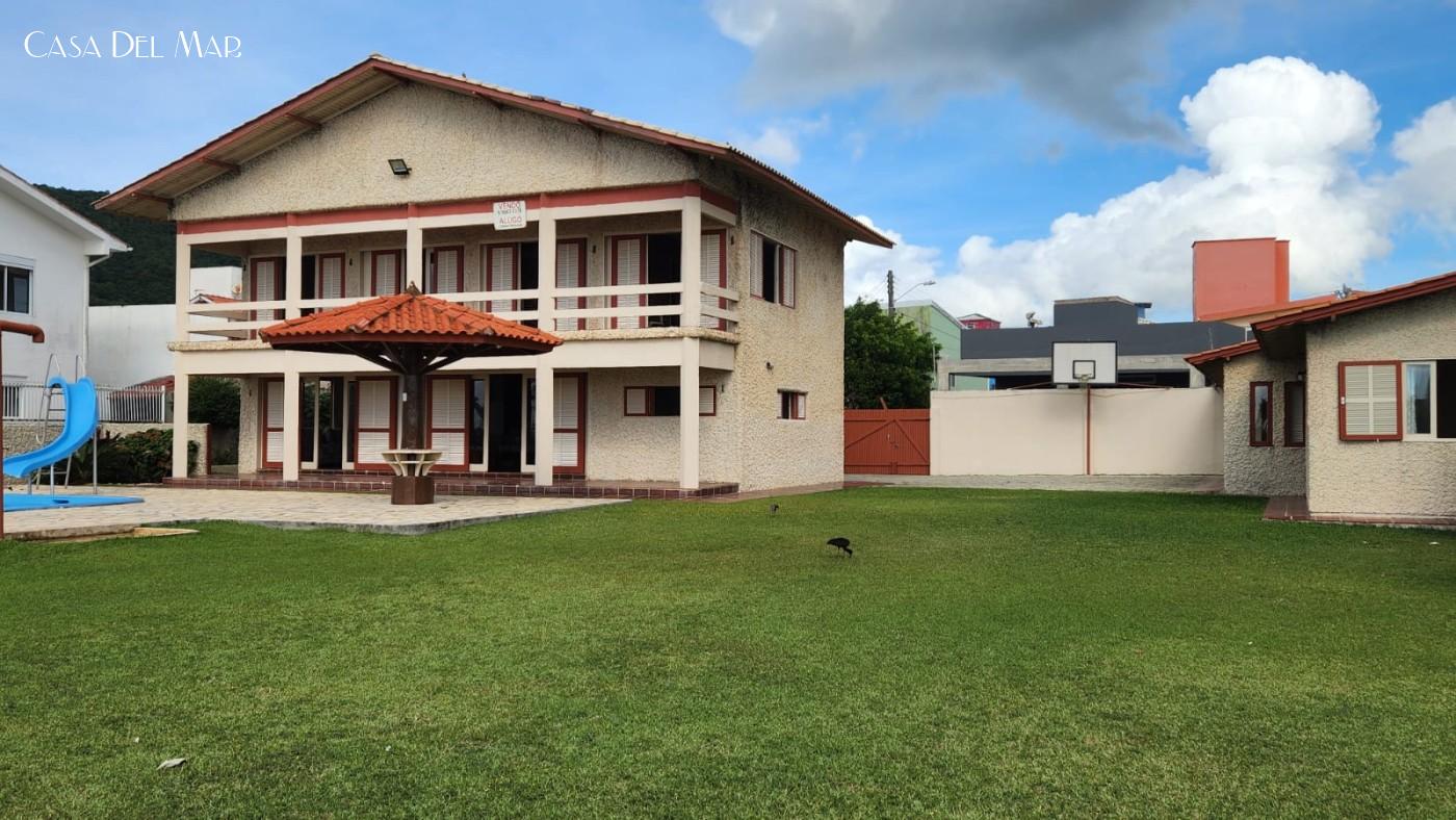 Casa à venda com 7 quartos, 340m² - Foto 1
