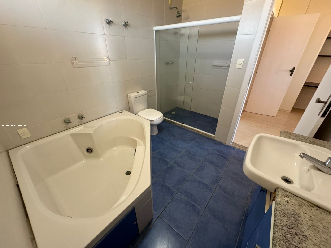 Casa à venda com 4 quartos, 600m² - Foto 13