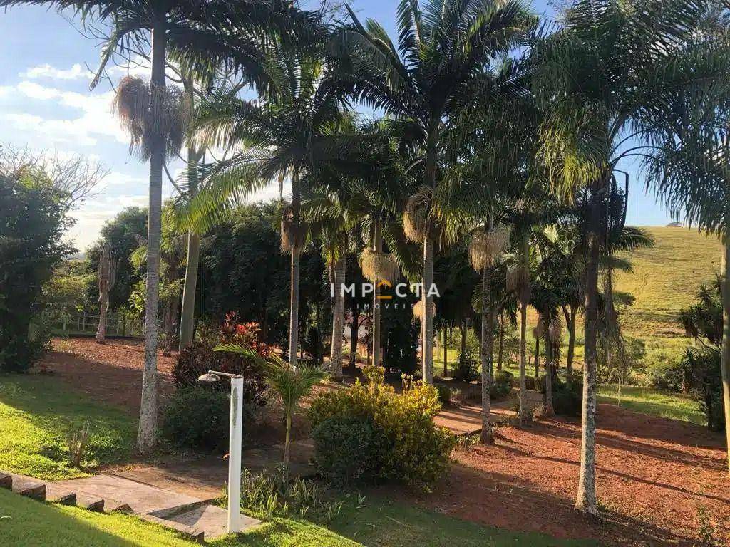 Chácara à venda com 3 quartos, 200m² - Foto 13