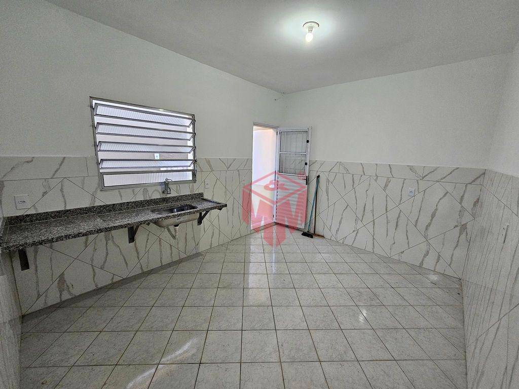 Casa para alugar com 1 quarto, 50m² - Foto 14