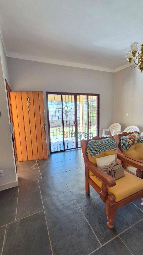 Casa para alugar com 2 quartos, 194m² - Foto 11