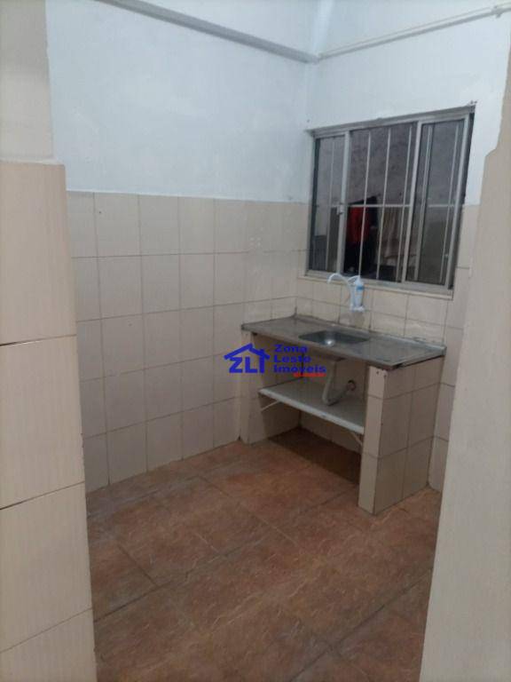 Casa para alugar com 1 quarto, 35m² - Foto 2