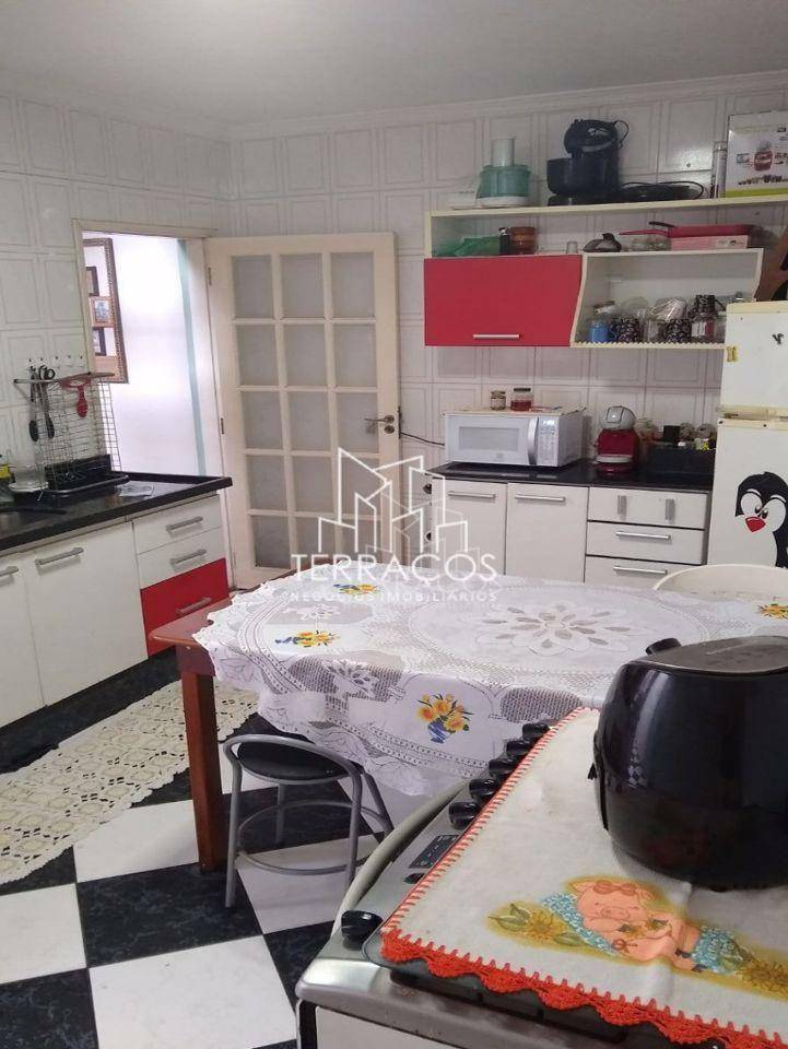 Casa à venda com 3 quartos, 167m² - Foto 2