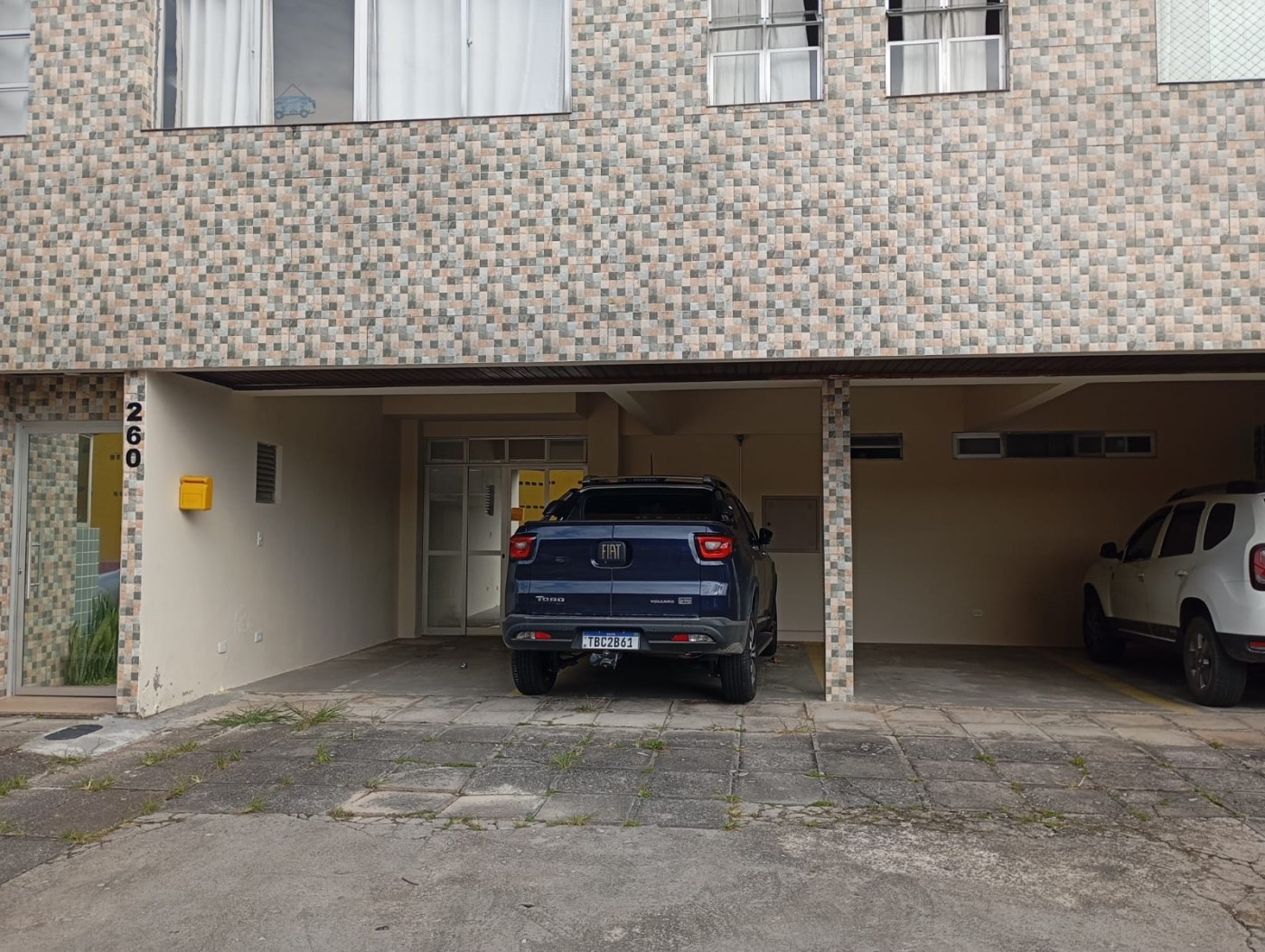 Apartamento à venda com 2 quartos, 70m² - Foto 3
