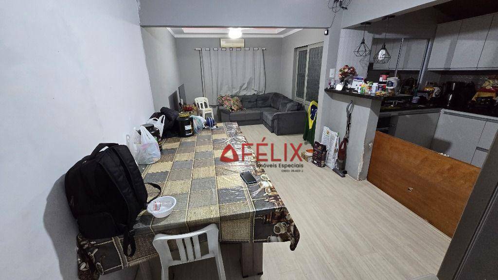 Casa à venda com 2 quartos, 100m² - Foto 3
