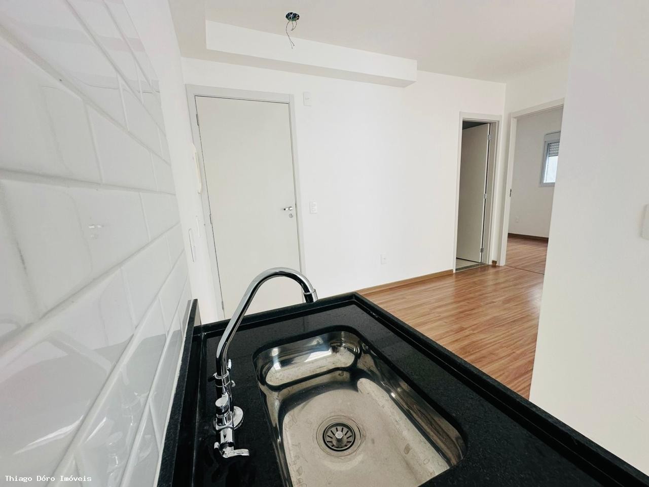 Apartamento à venda com 2 quartos, 42m² - Foto 9