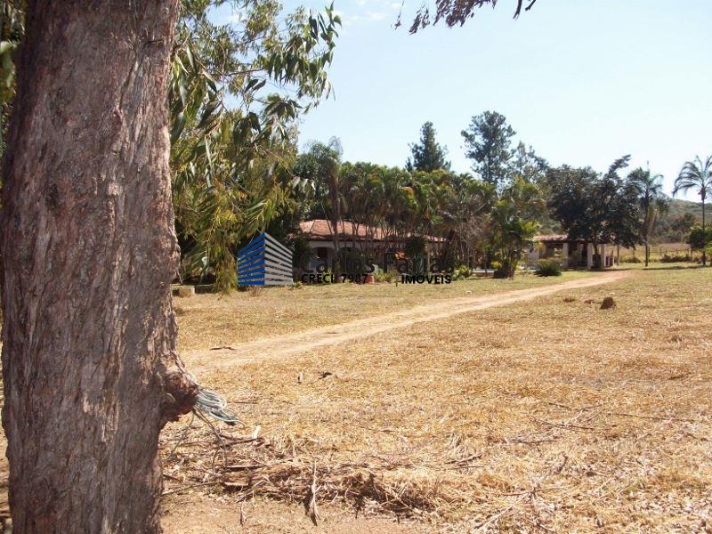 Chácara à venda com 3 quartos, 300m² - Foto 4