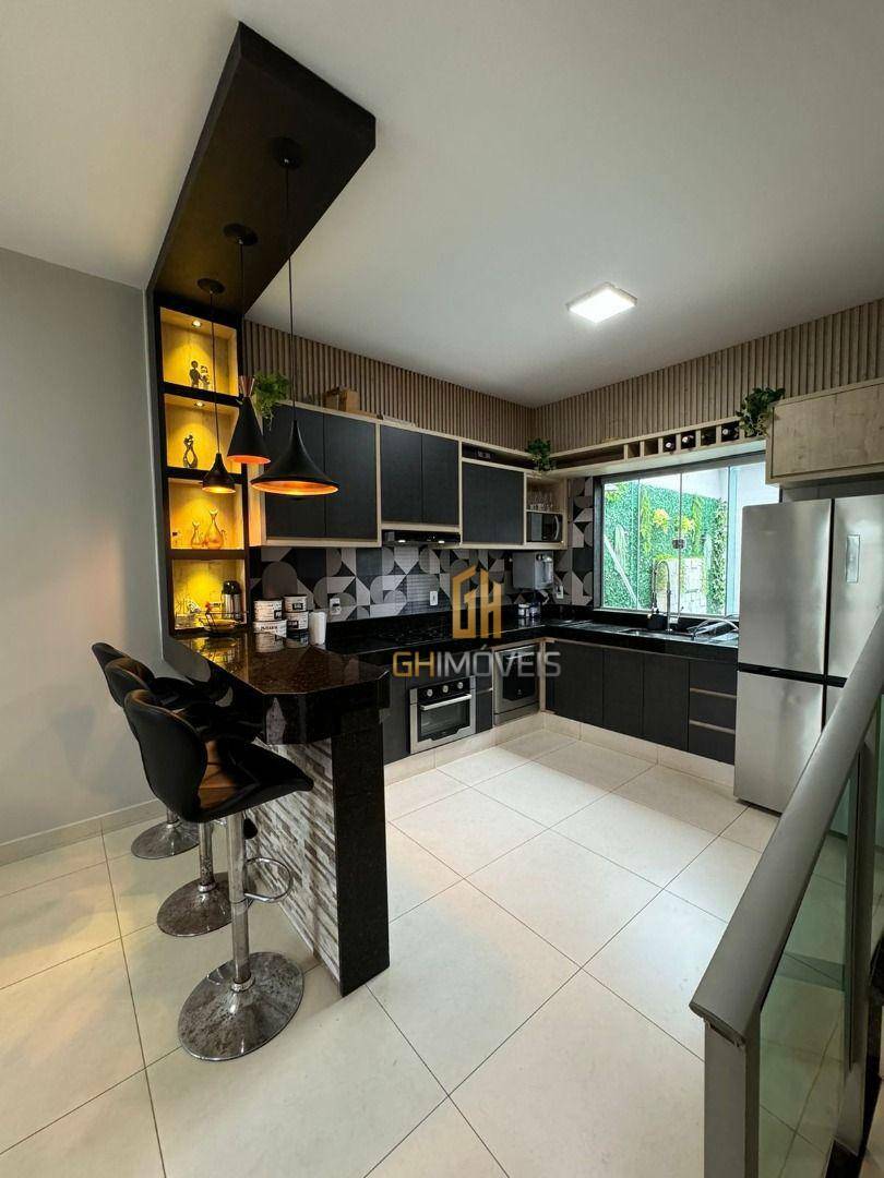 Sobrado à venda com 3 quartos, 200m² - Foto 5