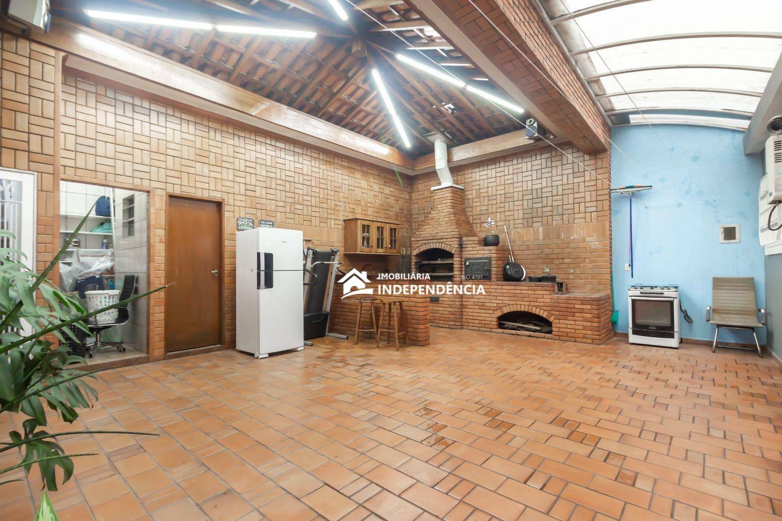 Casa à venda com 3 quartos, 316m² - Foto 16