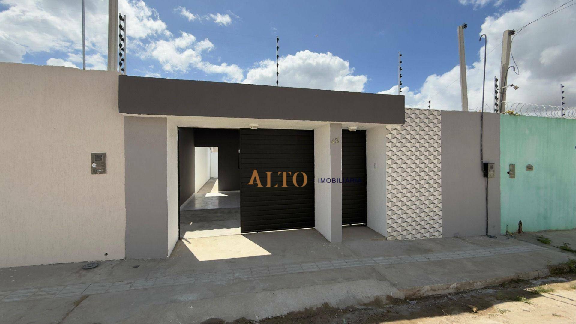 Casa à venda com 3 quartos, 81m² - Foto 1